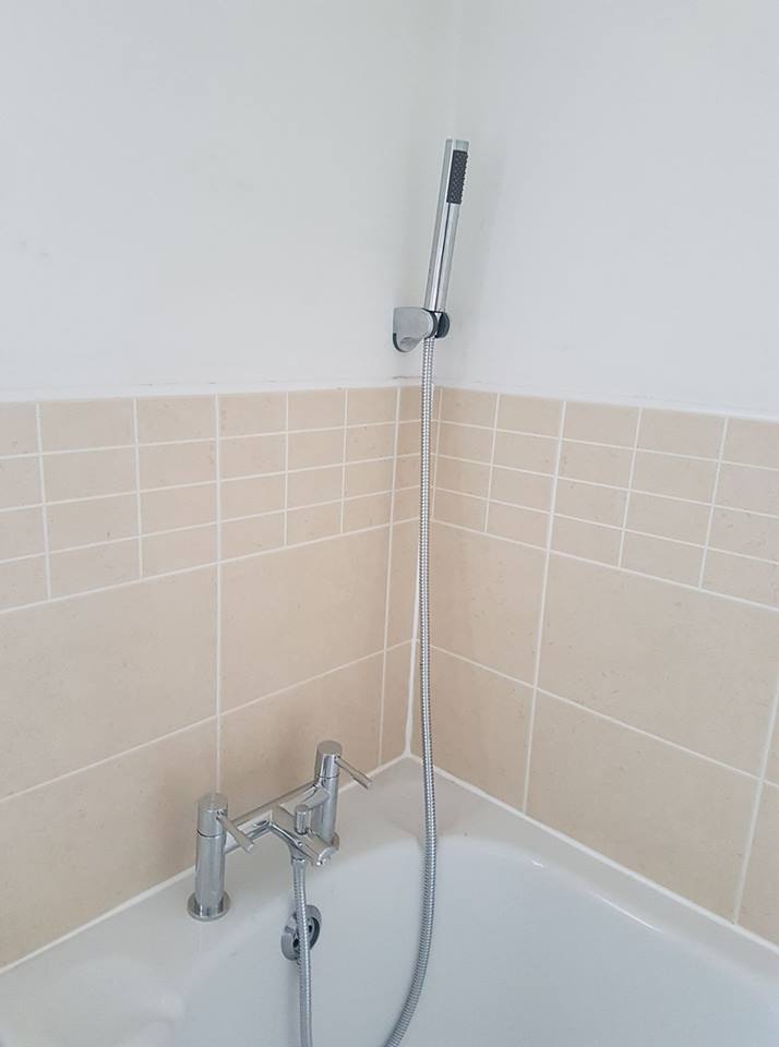 Bath taps with shower attachment (3)